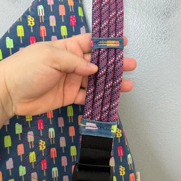 KAVU rope sling back in popsicle party print - Picture 7 of 9